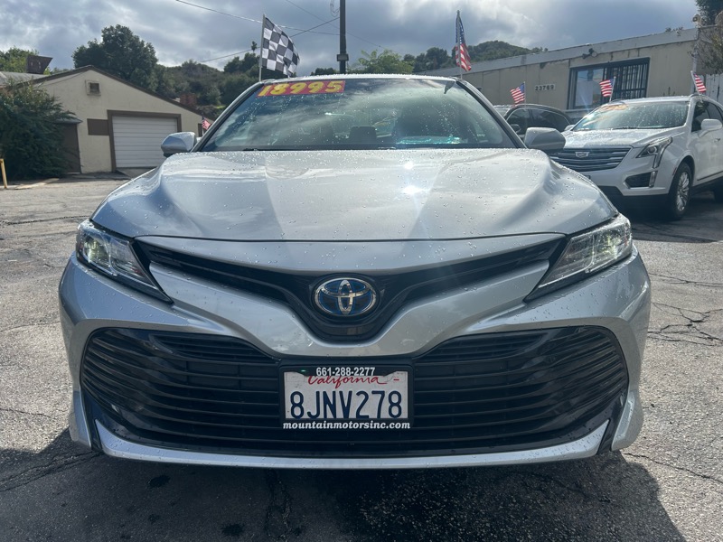 Toyota Camry Hybrid XLE 2018