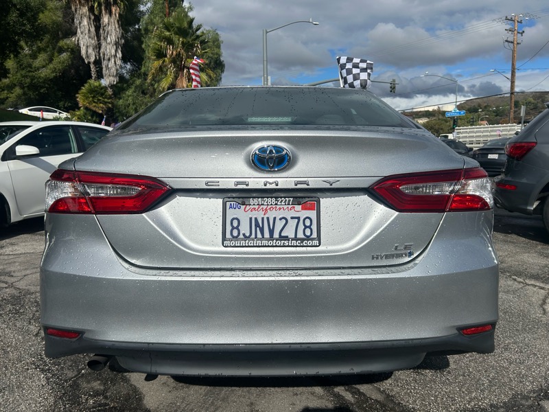 Toyota Camry Hybrid XLE 2018