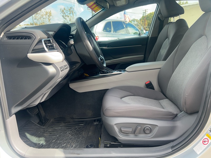 Toyota Camry Hybrid XLE 2018