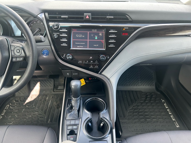 Toyota Camry Hybrid XLE 2018