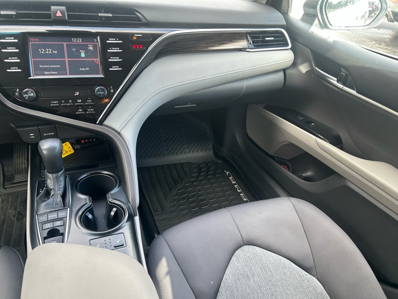 Toyota Camry Hybrid XLE 2018