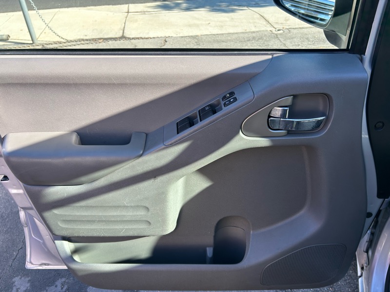 Nissan Frontier S Crew Cab 5AT 2WD 2016