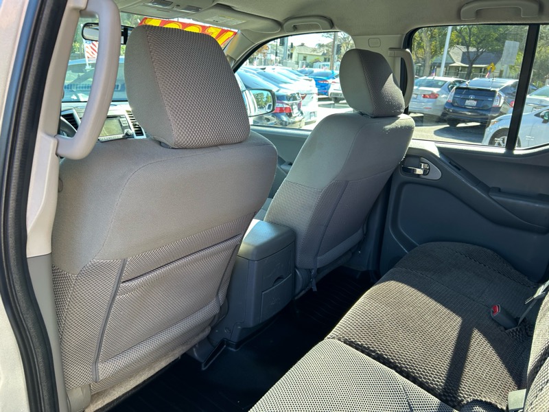 Nissan Frontier S Crew Cab 5AT 2WD 2016