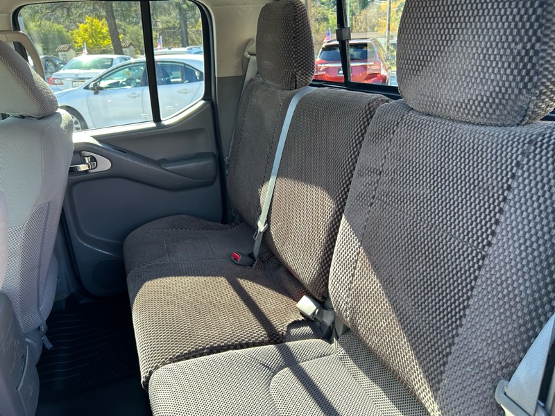 Nissan Frontier S Crew Cab 5AT 2WD 2016