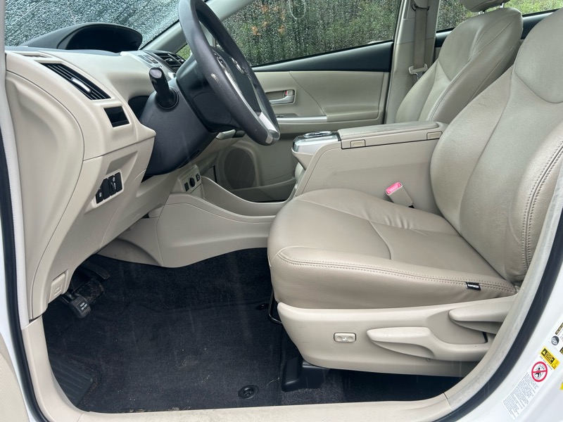 Toyota Prius V Three 2013