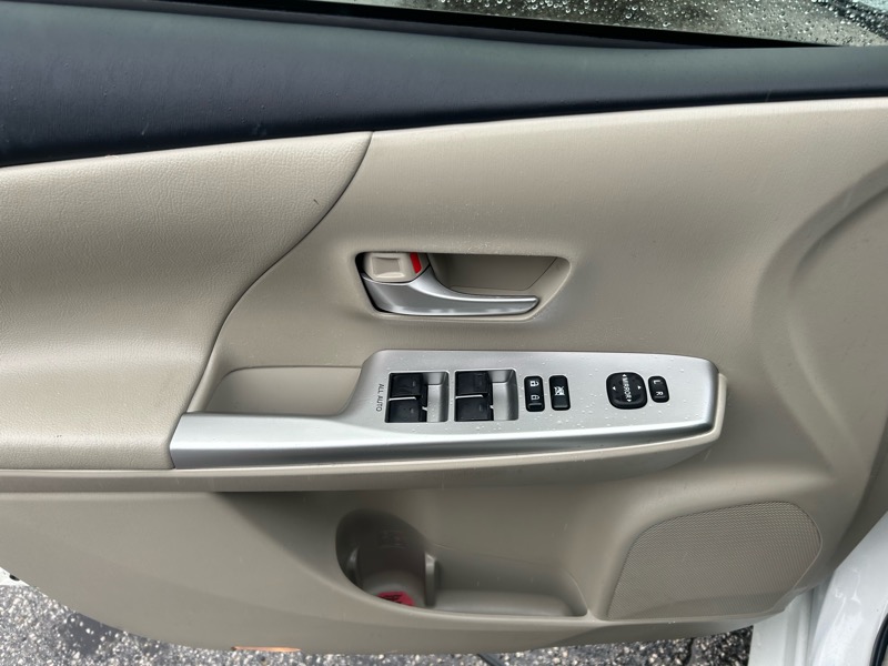 Toyota Prius V Three 2013