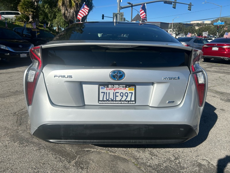 Toyota Prius Two Eco 2016