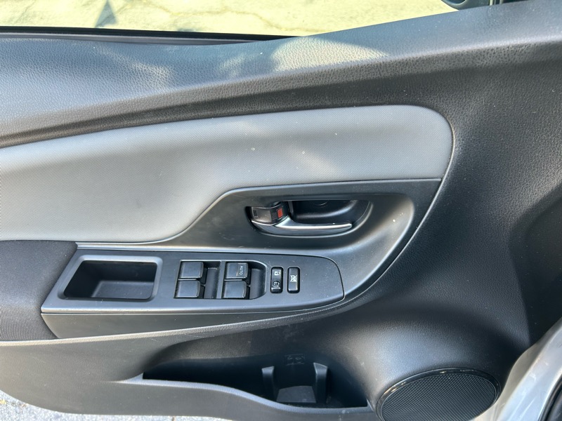 Toyota Yaris LE 5-Door AT 2017