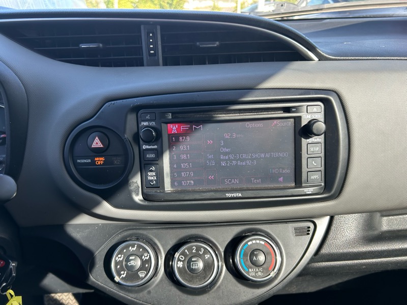 Toyota Yaris LE 5-Door AT 2017