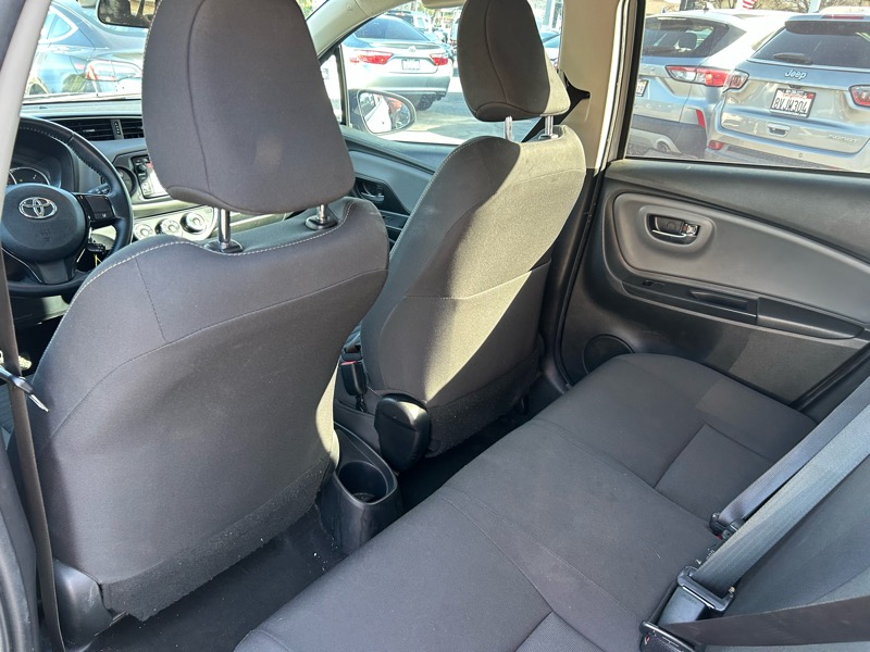 Toyota Yaris LE 5-Door AT 2017