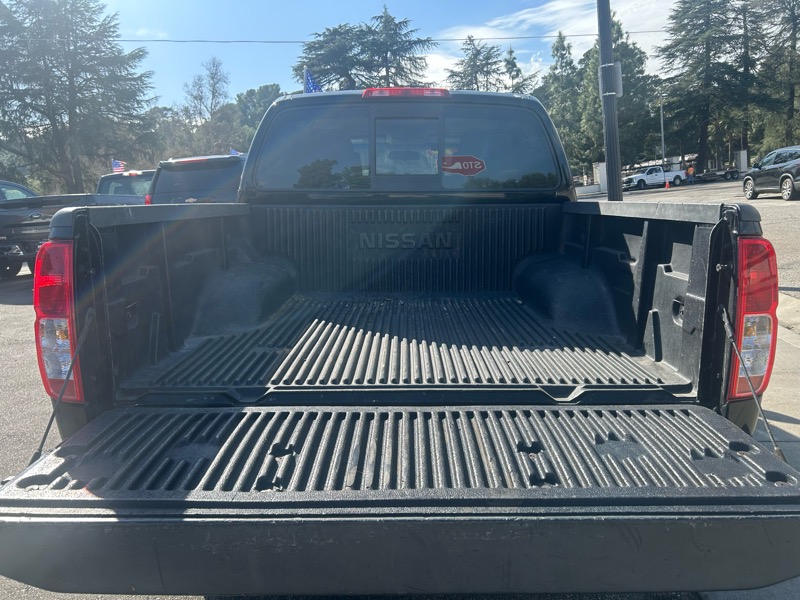 Nissan Frontier SL Crew Cab 5AT 4WD 2015