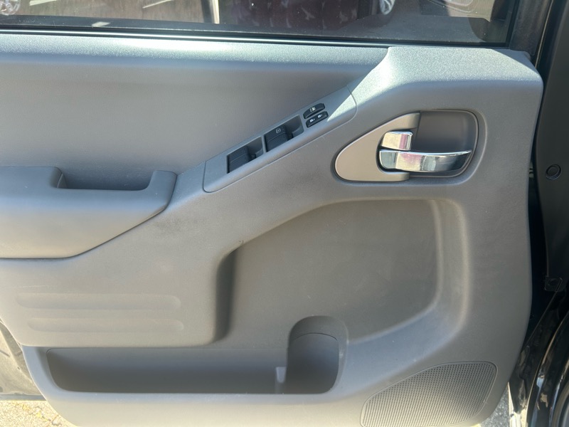 Nissan Frontier SL Crew Cab 5AT 4WD 2015