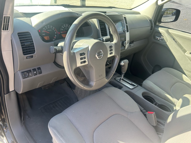 Nissan Frontier SL Crew Cab 5AT 4WD 2015