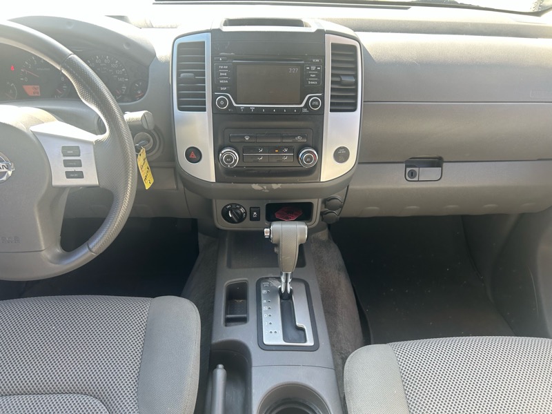 Nissan Frontier SL Crew Cab 5AT 4WD 2015