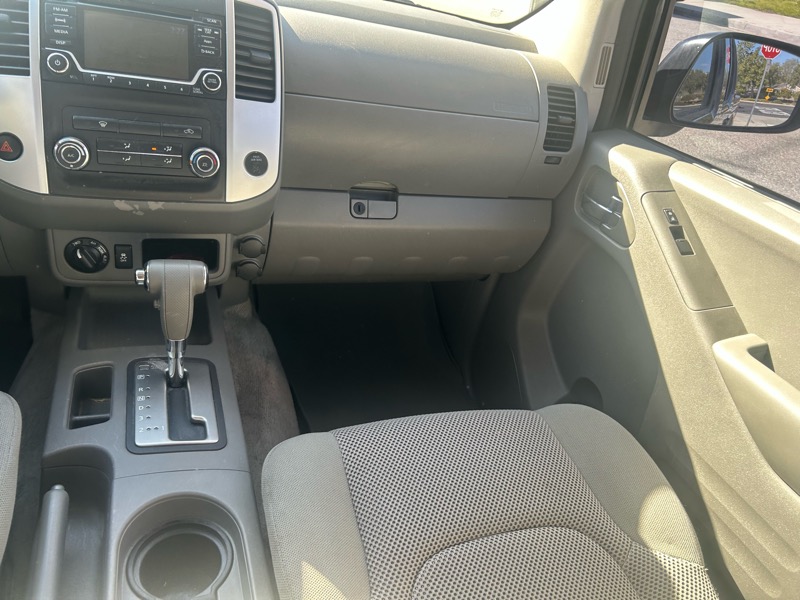 Nissan Frontier SL Crew Cab 5AT 4WD 2015