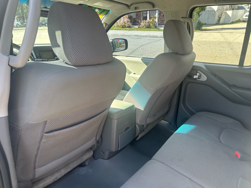 Nissan Frontier SL Crew Cab 5AT 4WD 2015