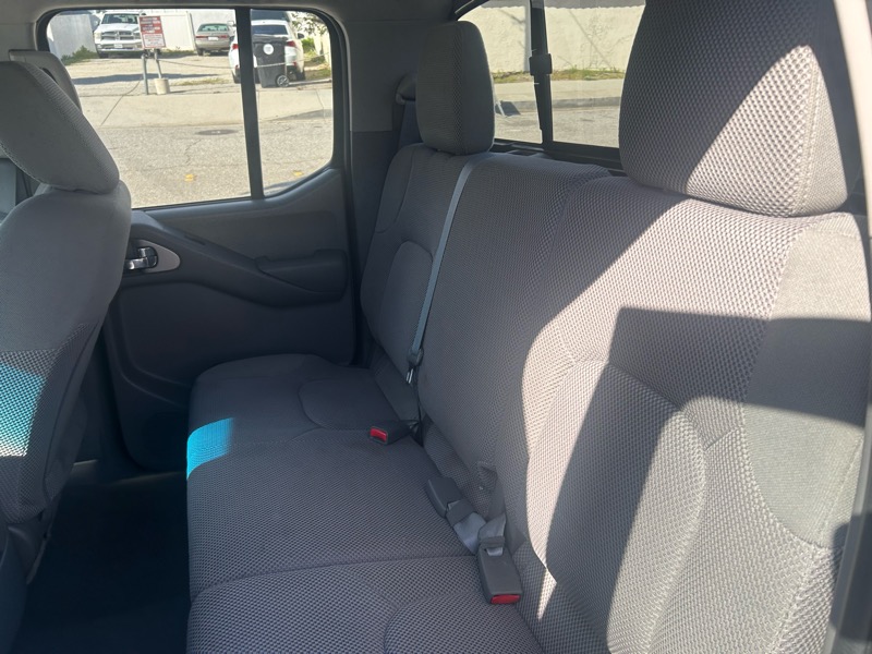 Nissan Frontier SL Crew Cab 5AT 4WD 2015