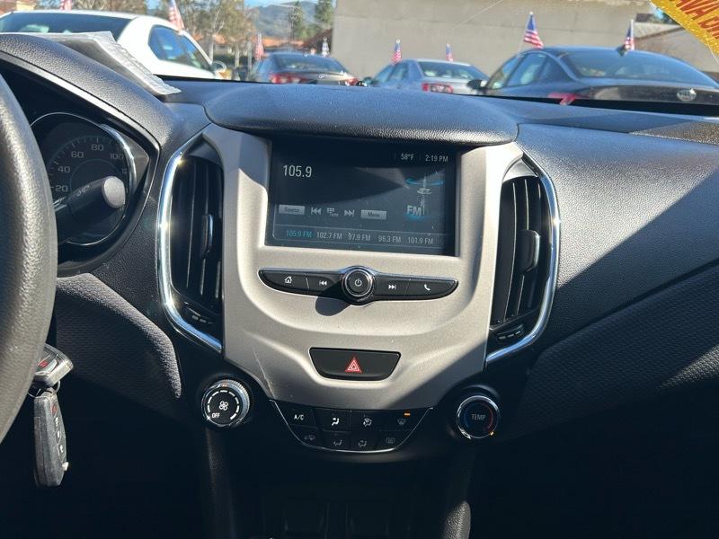 Chevrolet Cruze LS Auto 2017