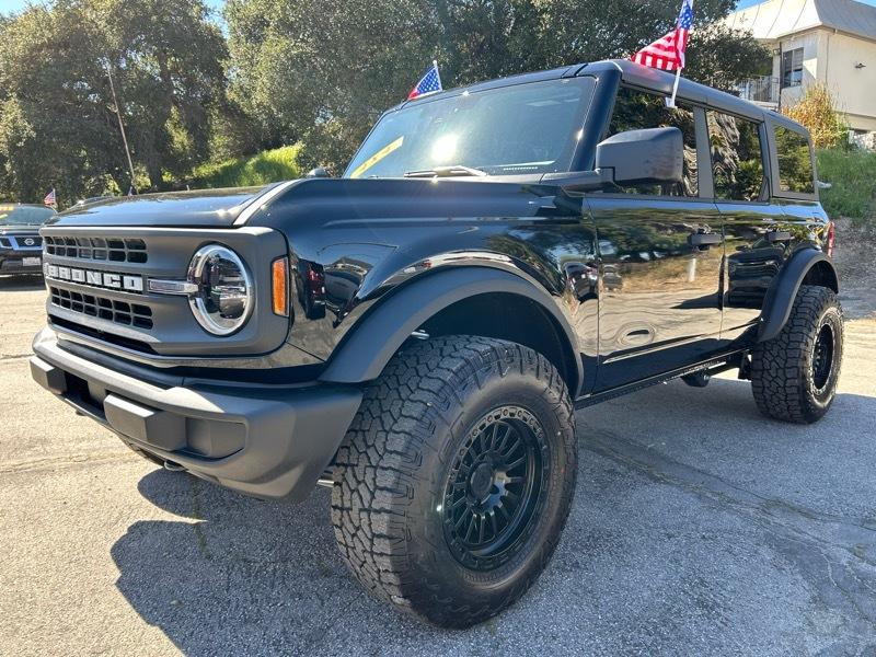 2025 Ford Bronco Base 4-Door