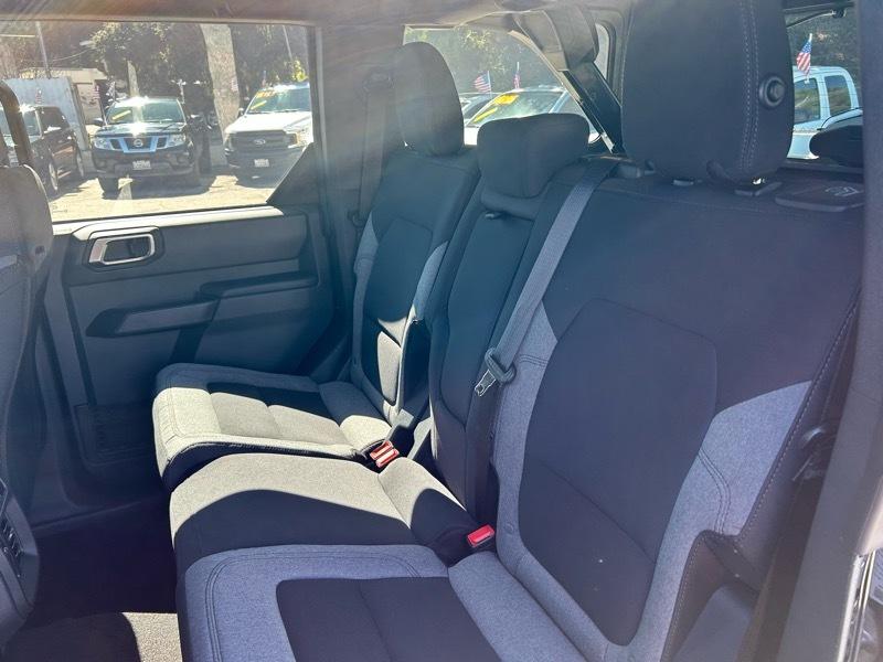 Ford Bronco Base 4-Door 2025