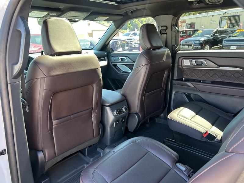 Ford Explorer Platinum AWD 2025