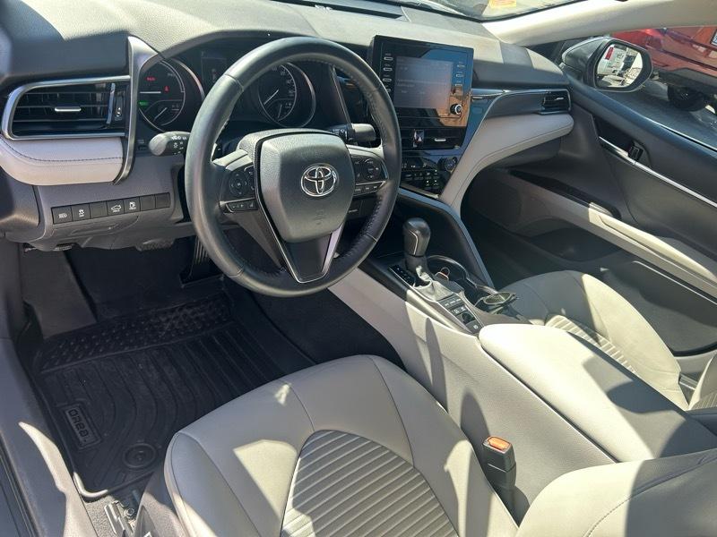 Toyota Camry Hybrid SE 2022