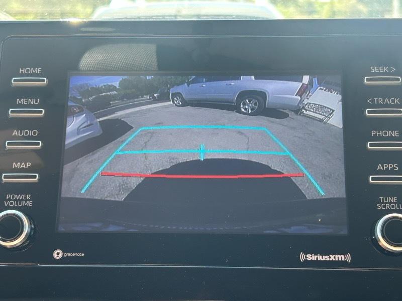 Toyota Camry Hybrid SE 2022