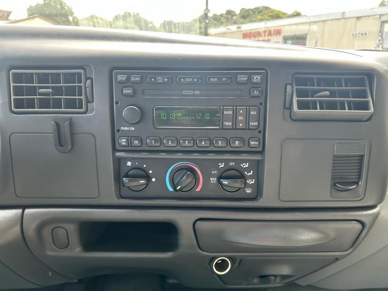 Ford F-350 SD XL Crew Cab 2WD DRW 2002