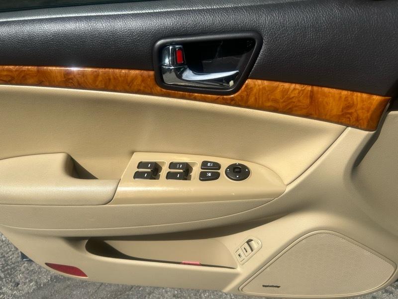 Hyundai Sonata SE V6 2010