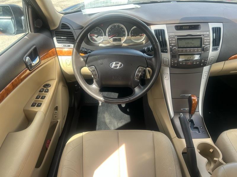 Hyundai Sonata SE V6 2010