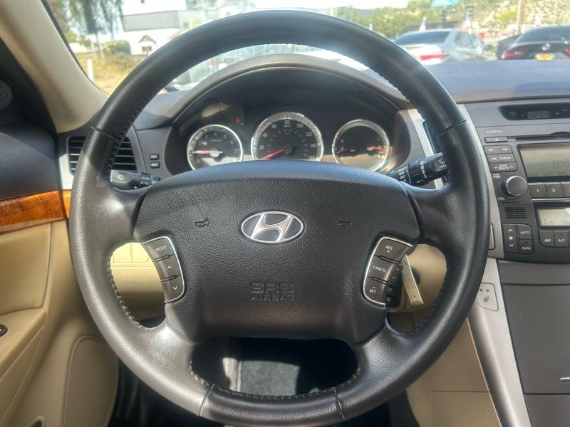 Hyundai Sonata SE V6 2010