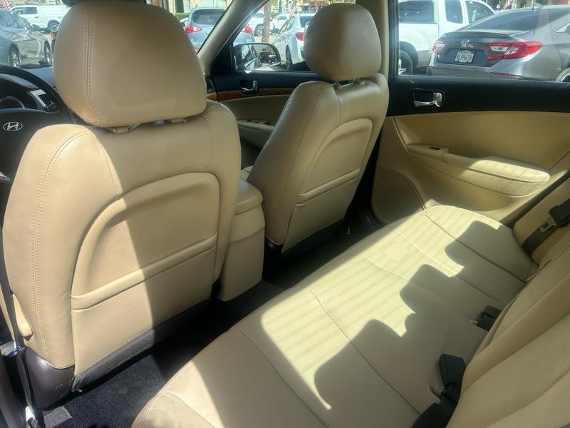 Hyundai Sonata SE V6 2010