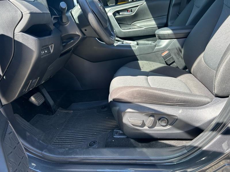 Toyota RAV4 Hybrid XLE 2024