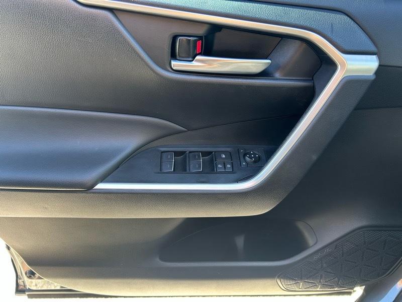 Toyota RAV4 Hybrid XLE 2024