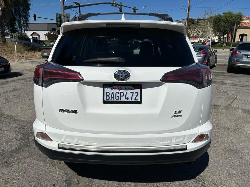 Toyota RAV4 LE AWD 2017