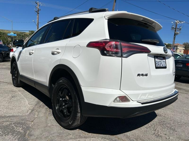 Toyota RAV4 LE AWD 2017