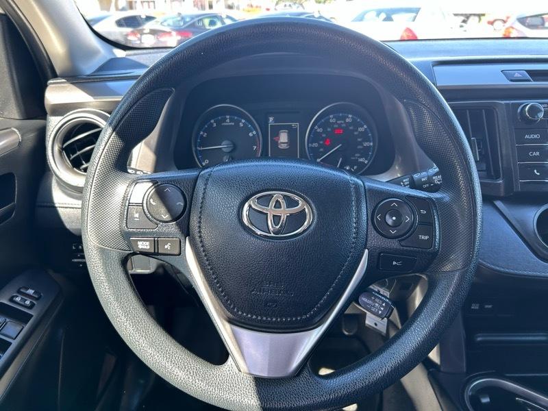 Toyota RAV4 LE AWD 2017