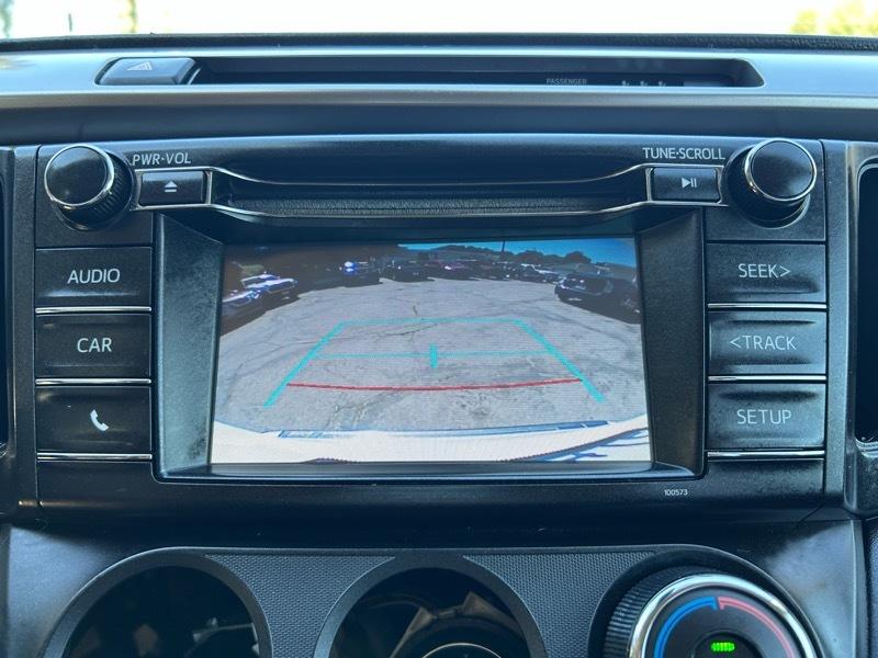 Toyota RAV4 LE AWD 2017