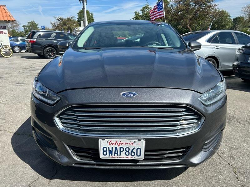 Ford Fusion S 2016