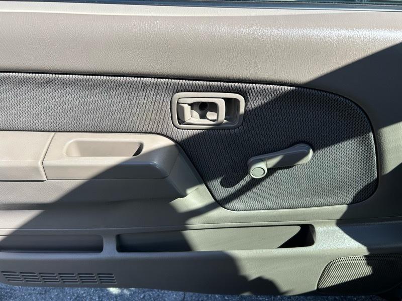 Nissan Frontier XE-V6 Crew Cab 2WD 2003