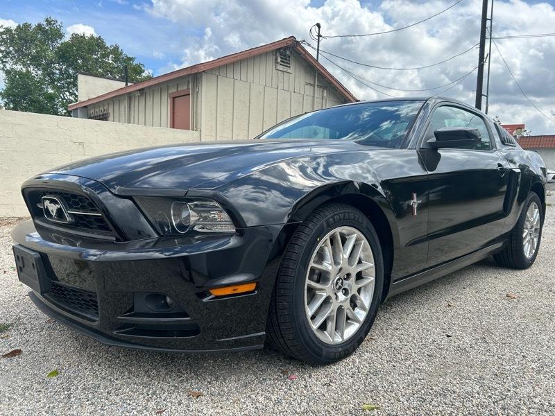 Ford Mustang V6 Coupe 2013