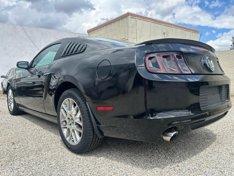 Ford Mustang V6 Coupe 2013