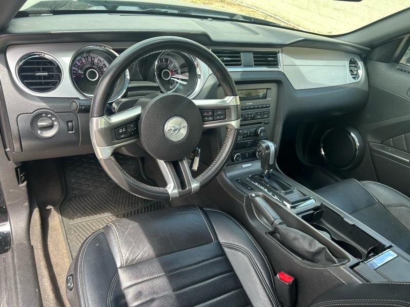 Ford Mustang V6 Coupe 2013