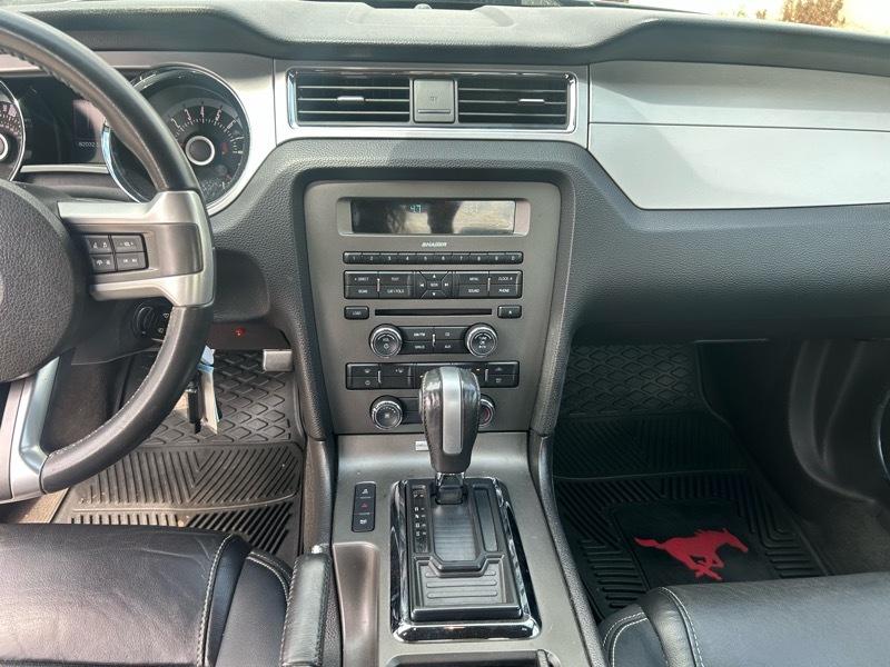 Ford Mustang V6 Coupe 2013