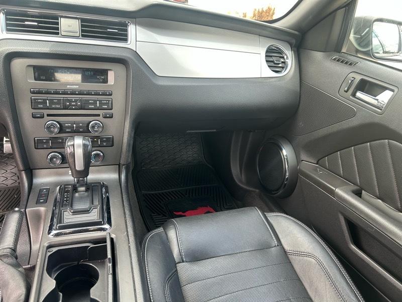 Ford Mustang V6 Coupe 2013