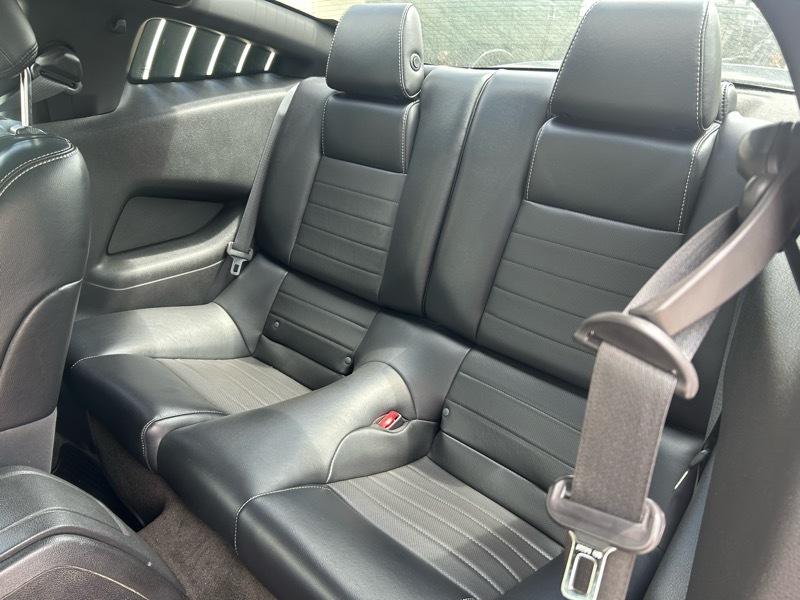 Ford Mustang V6 Coupe 2013