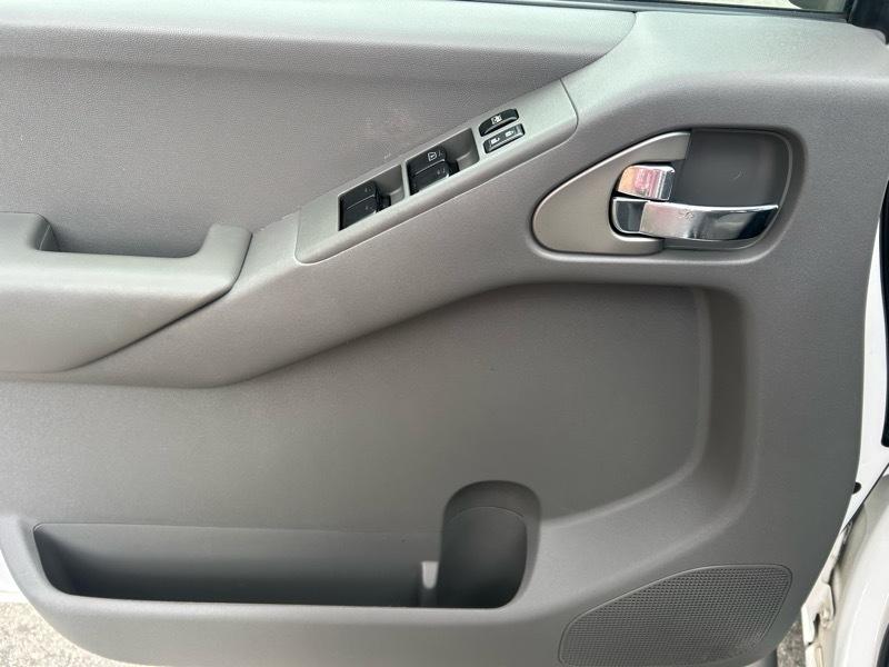 Nissan Frontier LE Crew Cab 2WD 2008