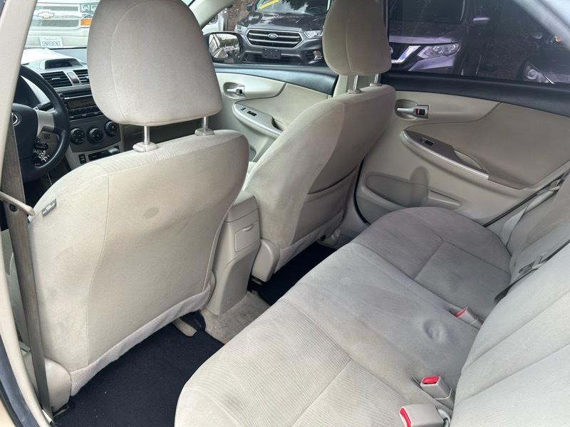 Toyota Corolla S 4-Speed AT 2012