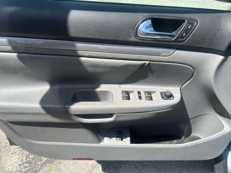 Volkswagen Jetta SE PZEV 2009