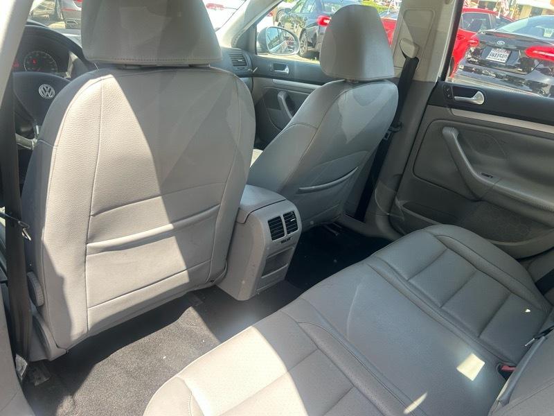 Volkswagen Jetta SE PZEV 2009